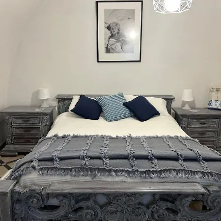 Casa Milo -beautiful Restored House In Centre *